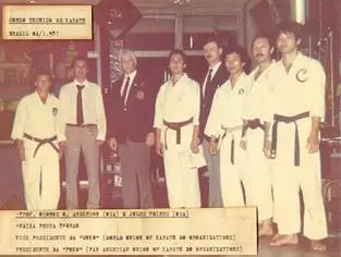 Curso de arbitragem de karatê, Brasil, abril de 1987, com os professores George Anderson e Jules Thires (EUA), vice-presidentes da WUKO e da PUKO