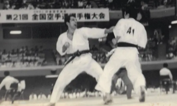 Prof. L. C. Pares quando aluno de karatê, foto 25